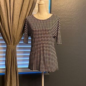 2/$15 Philosophy houndstooth top